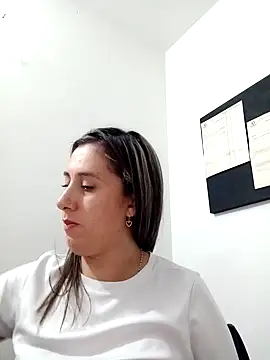 Snapshot of CHARLOTTE_1711 chatting on 01-19-25, 11:32 CHARLOTTE 1711 online show from 01-19-25, 11:32