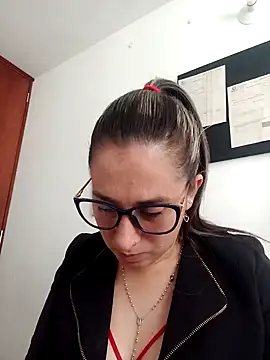 Snapshot of CHARLOTTE_1711 chatting on 01-22-25, 04:44 CHARLOTTE 1711 online show from 01-22-25, 04:44