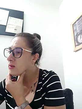 Snapshot of CHARLOTTE_1711 chatting on 02-01-25, 04:24 CHARLOTTE 1711 online show from 02-01-25, 04:24