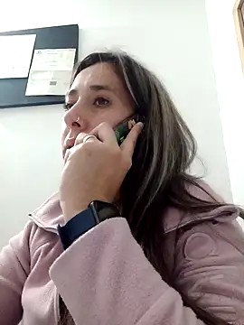 Snapshot of CHARLOTTE_1711 chatting on 02-03-25, 01:09 CHARLOTTE 1711 online show from 02-03-25, 01:09