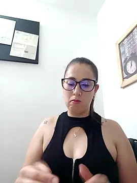 Snapshot of CHARLOTTE_1711 chatting on 02-10-25, 12:19 CHARLOTTE 1711 online show from 02-10-25, 12:19