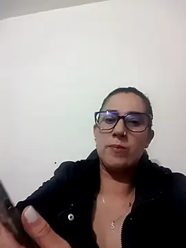 Snapshot of CHARLOTTE_1711 chatting on 02-12-25, 02:45 CHARLOTTE 1711 online show from 02-12-25, 02:45