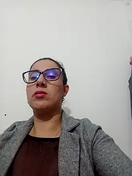 Snapshot of CHARLOTTE_1711 chatting on 02-14-25, 01:45 CHARLOTTE 1711 online show from 02-14-25, 01:45