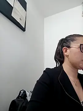 Snapshot of CHARLOTTE_1711 chatting on 02-25-25, 02:36 CHARLOTTE 1711 online show from 02-25-25, 02:36