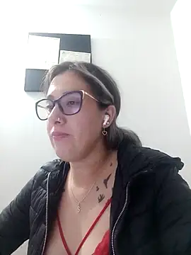 Snapshot of CHARLOTTE_1711 chatting on 02-26-25, 04:25 CHARLOTTE 1711 online show from 02-26-25, 04:25