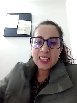 Snapshot of CHARLOTTE_1711 chatting on 03-08-25, 03:06 CHARLOTTE 1711 online show from 03-08-25, 03:06