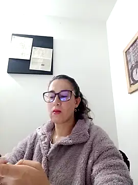 Snapshot of CHARLOTTE_1711 chatting on 03-10-25, 02:17 CHARLOTTE 1711 online show from 03-10-25, 02:17