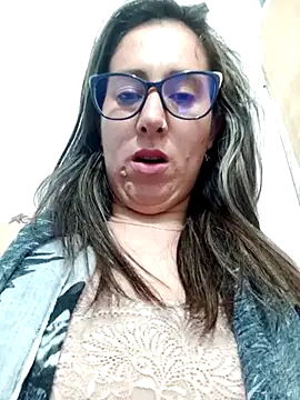 Snapshot of CHARLOTTE_1711 chatting on 03-13-25, 04:16 CHARLOTTE 1711 online show from 03-13-25, 04:16