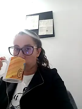 Snapshot of CHARLOTTE_1711 chatting on 03-20-25, 01:57 CHARLOTTE 1711 online show from 03-20-25, 01:57