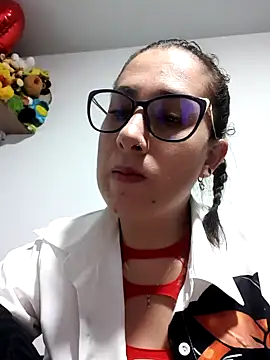 Snapshot of CHARLOTTE_1711 chatting on 10-18-25, 04:04 CHARLOTTE 1711 online show from 10-18-25, 04:04