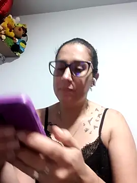 Snapshot of CHARLOTTE_1711 chatting on 10-21-25, 03:51 CHARLOTTE 1711 online show from 10-21-25, 03:51