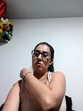 Snapshot of CHARLOTTE_1711 chatting on 11-01-25, 03:30 CHARLOTTE 1711 online show from 11-01-25, 03:30