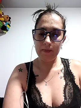 Snapshot of CHARLOTTE_1711 chatting on 11-04-25, 03:49 CHARLOTTE 1711 online show from 11-04-25, 03:49