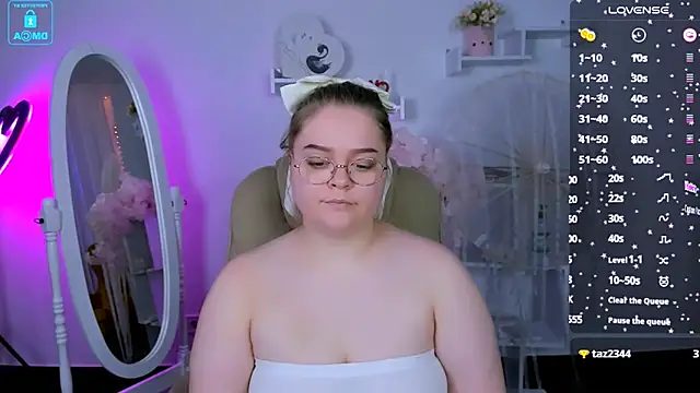 Snapshot of Erica__Alta chatting on 01-25-25, 09:26 Erica  Alta online show from 01-25-25, 09:26