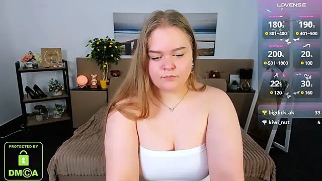 Snapshot of Erica__Alta chatting on 03-11-25, 12:39 Erica  Alta online show from 03-11-25, 12:39