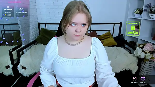 Snapshot of Erica__Alta chatting on 09-14-25, 05:39 Erica  Alta online show from 09-14-25, 05:39