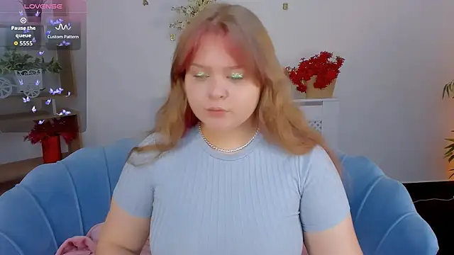 Snapshot of Erica__Alta chatting on 09-19-25, 05:42 Erica  Alta online show from 09-19-25, 05:42