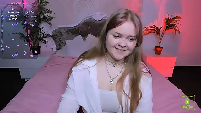 Snapshot of Erica__Alta chatting on 09-22-25, 05:31 Erica  Alta online show from 09-22-25, 05:31