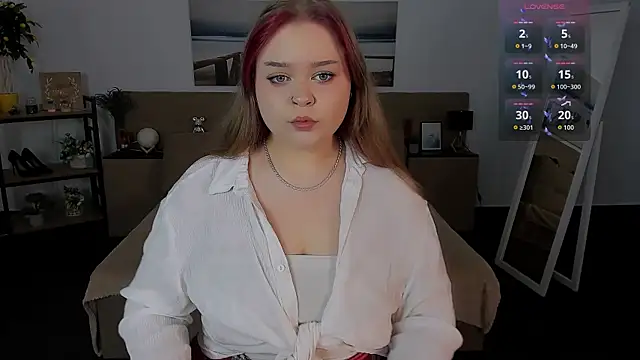 Snapshot of Erica__Alta chatting on 10-06-25, 05:27 Erica  Alta online show from 10-06-25, 05:27