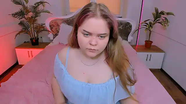 Snapshot of Erica__Alta chatting on 10-24-25, 05:26 Erica  Alta online show from 10-24-25, 05:26