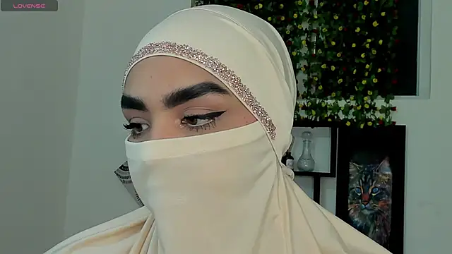 Maissa Alabi online show from 12-04-25, 03:32