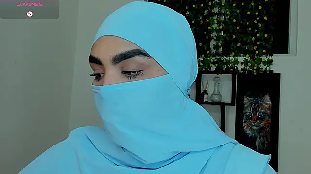 Maissa Alabi online show from 12-15-25, 04:11