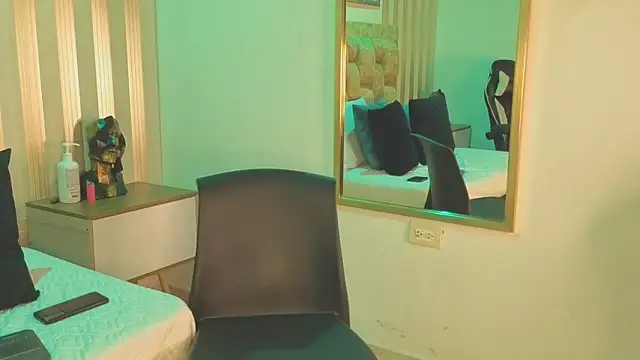 avis lara online show from 03-10-26, 07:30