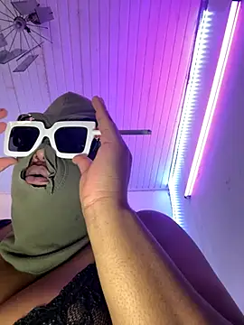 Snapshot of Lilymoonshow chatting on 09-15-25, 02:28 Lilymoonshow online show from 09-15-25, 02:28