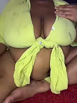 Snapshot of Lilymoonshow chatting on 11-02-25, 11:12 Lilymoonshow online show from 11-02-25, 11:12