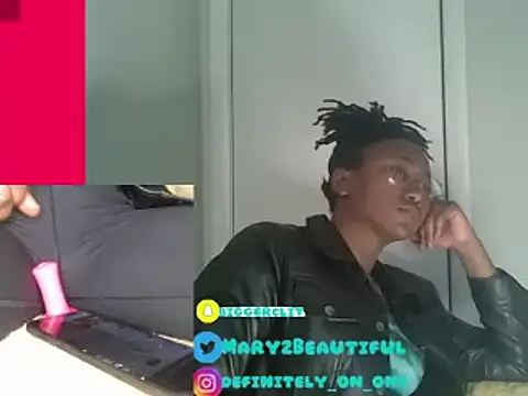 Snapshot of dragdemballznme chatting on 01-28-25, 10:34 dragdemballznme online show from 01-28-25, 10:34