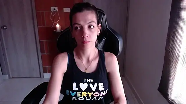 Princezzlove3 online show from 03-01-25, 05:49