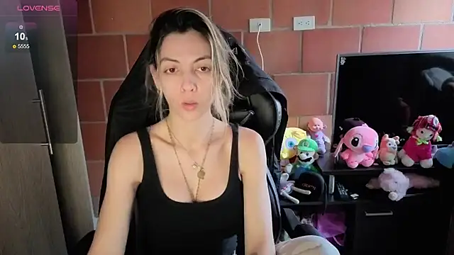 Princezzlove3 online show from 10-11-25, 01:42