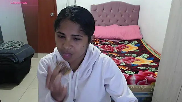 july-feria online show from 11-30-25, 10:25