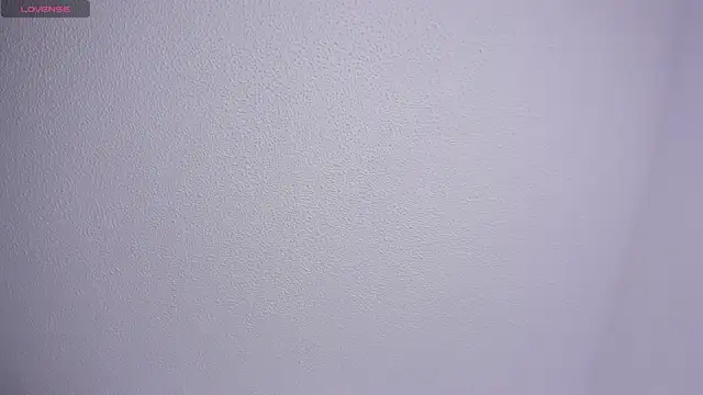 Snapshot of raven__white1 chatting on 02-18-25, 01:43 raven  white1 online show from 02-18-25, 01:43