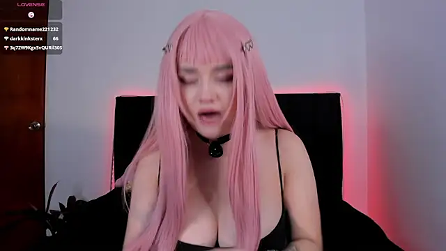 Snapshot of raven__white1 chatting on 02-21-25, 02:17 raven  white1 online show from 02-21-25, 02:17