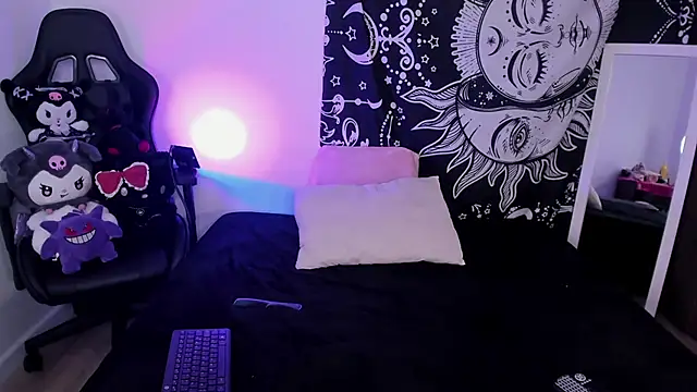 Snapshot of raven__white1 chatting on 10-11-25, 09:24 raven  white1 online show from 10-11-25, 09:24