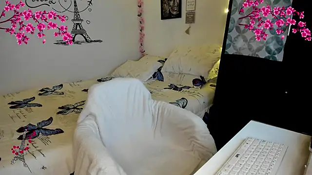 Snapshot of nataparis chatting on 01-17-26, 12:26 nataparis online show from 01-17-26, 12:26