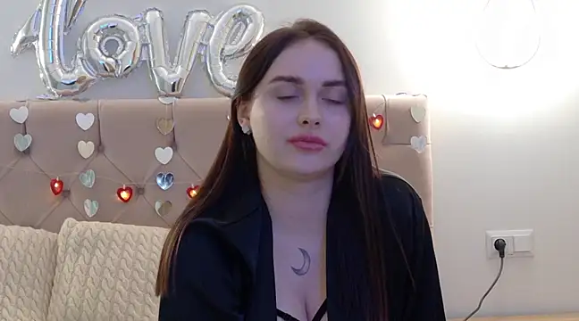 Lilliana Moon online show from 02-18-25, 05:10