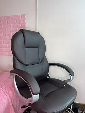 zahra Jalid online show from 12-16-25, 12:37