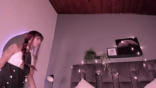 SabrinaSpell  online show from 11-08-25, 11:43