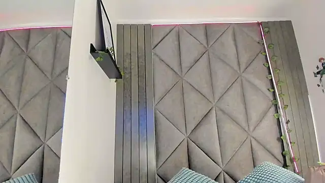 SabrinaSpell  online show from 12-14-25, 11:48