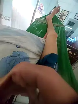 KisSsu online show from 12-15-25, 03:00