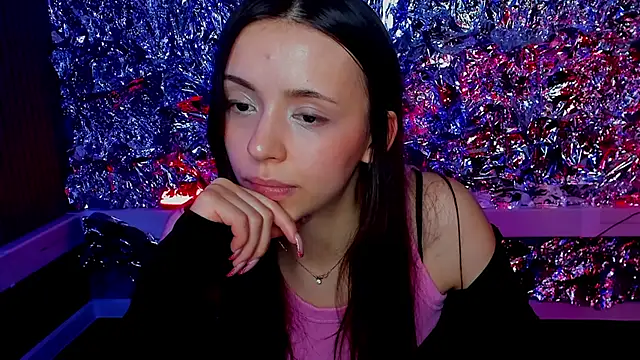 Snapshot of Sahara_Shields chatting on 01-15-25, 04:32 Sahara Shields online show from 01-15-25, 04:32