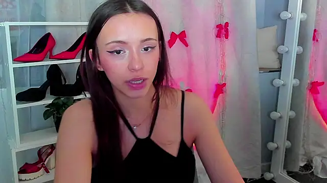 Snapshot of Sahara_Shields chatting on 01-20-25, 01:53 Sahara Shields online show from 01-20-25, 01:53