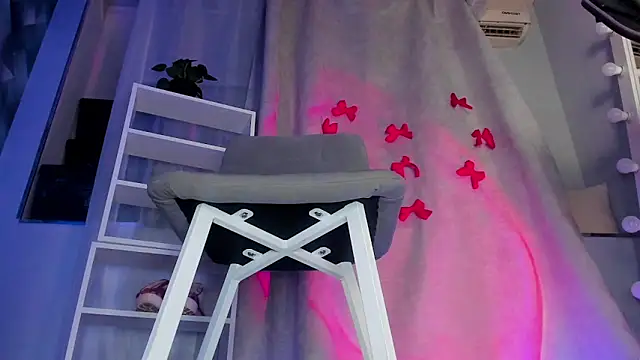 Snapshot of Sahara_Shields chatting on 02-03-25, 01:30 Sahara Shields online show from 02-03-25, 01:30