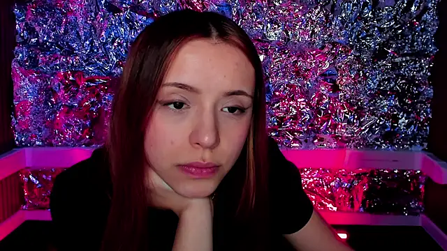 Snapshot of Sahara_Shields chatting on 02-07-25, 12:28 Sahara Shields online show from 02-07-25, 12:28