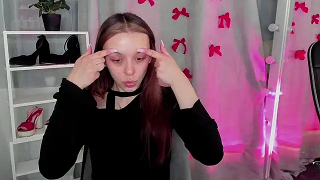 Snapshot of Sahara_Shields chatting on 02-11-25, 10:15 Sahara Shields online show from 02-11-25, 10:15