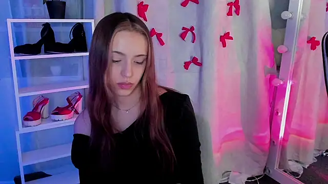 Snapshot of Sahara_Shields chatting on 02-11-25, 04:46 Sahara Shields online show from 02-11-25, 04:46