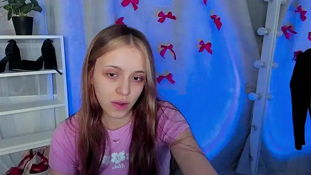 Snapshot of Sahara_Shields chatting on 02-21-25, 10:07 Sahara Shields online show from 02-21-25, 10:07