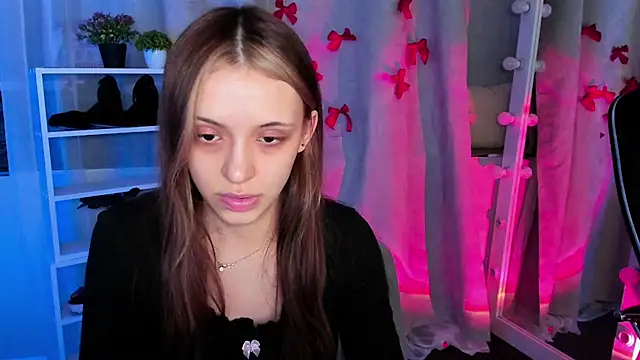 Snapshot of Sahara_Shields chatting on 03-06-25, 09:58 Sahara Shields online show from 03-06-25, 09:58